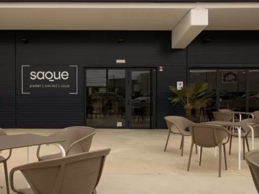 Adecuación de nave · saque [ pádel | social | club ]